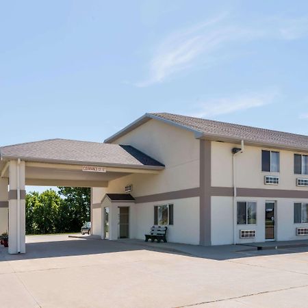 Hotel Super 8 By Wyndham Beloit Exterior foto