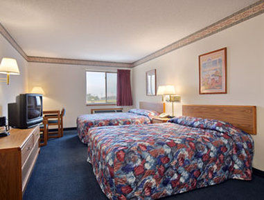 Hotel Super 8 By Wyndham Beloit Habitación foto